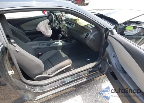 2015 Chevrolet Camaro 2Ls z USA, uszkodzony, nr VIN 2G1FB1E38F9134582